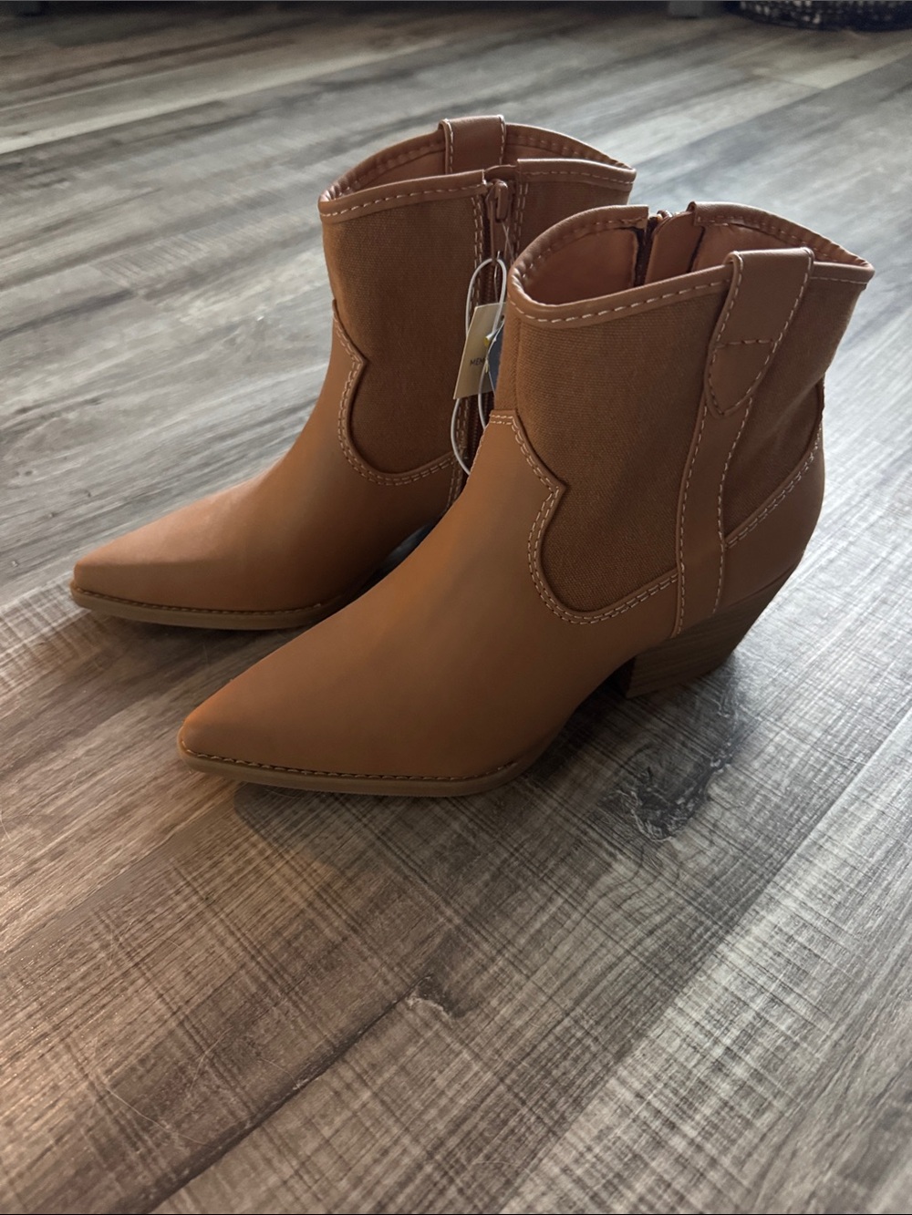Universal Thread Women's Tan Pointed Western Ankle Booties